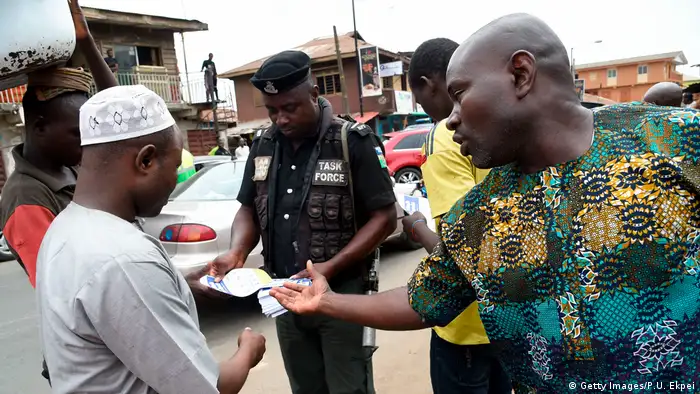 Nigeria coronavirus police check