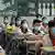 China Vierhunderttausende Schüler gehen wieder zur Schule in Peking