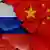 Imagen simbólica: banderas de Rusia y China.