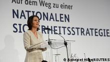 2022年3月18日，绿党籍的德国外长贝尔博克正式宣布启动国家安全战略制订工作