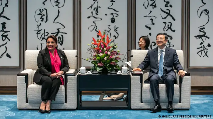 卡斯特罗第一站抵达上海，周五与上海市委书记陈吉宁会面