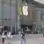 शंघाई में एप्पल का शोरूम 