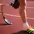 یک تن با پای مصنوعی در حال مسابقات المپیک است