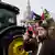 Nadaju se pomoći od političara: poljoprivrednici na protestima u Varšavi 27. februara 2024.