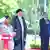 شهباز شریف نخست وزیر پاکستان و ابراهیم رئیسی رئیس جمهور ایران هنگام تشریفات رسمی در اسلام آباد